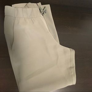 Lululemon On The Fly Pant 7/8 length